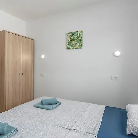 Ferienhaus Blue House With Private Pool Nova Vas (Porec)