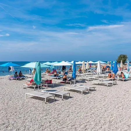 Blue House With Private Pool *