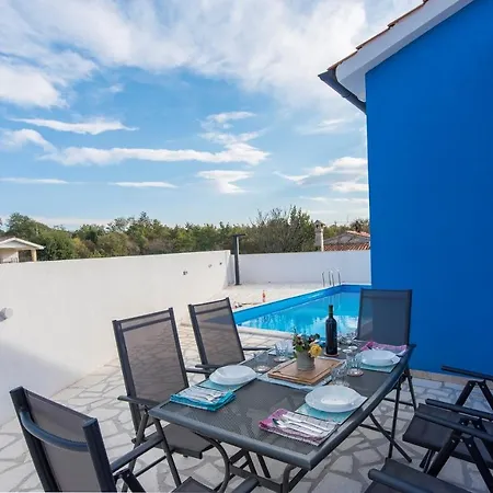 Blue House With Private Pool Сasa de vacaciones Nova Vas (Porec)