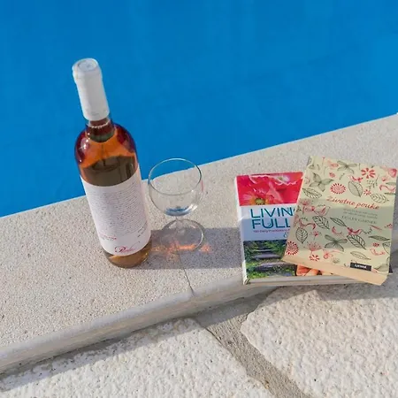 Сasa de vacaciones Blue House With Private Pool