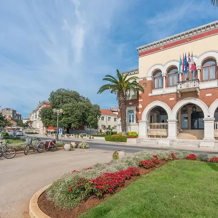 Blue House With Private Pool Сasa de vacaciones *